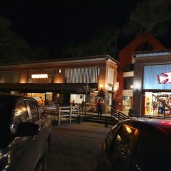 Chaltén Pizzas Y Empanadas Regionales Carilo