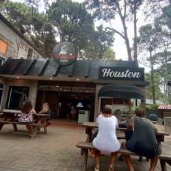 Houston Burger House Costa Del Este