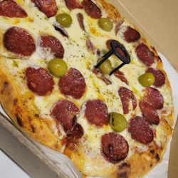La Del Barrio Pizzeria