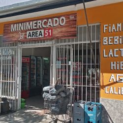 Minimercado Area 51