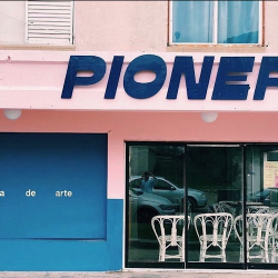 Pionera