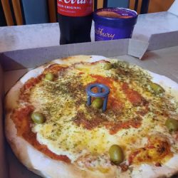 Pizzeria Israel. Horno A Leña , Mar De Ajó