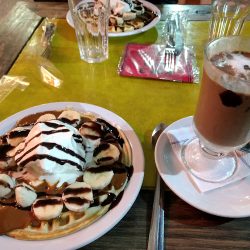 Totos Bar